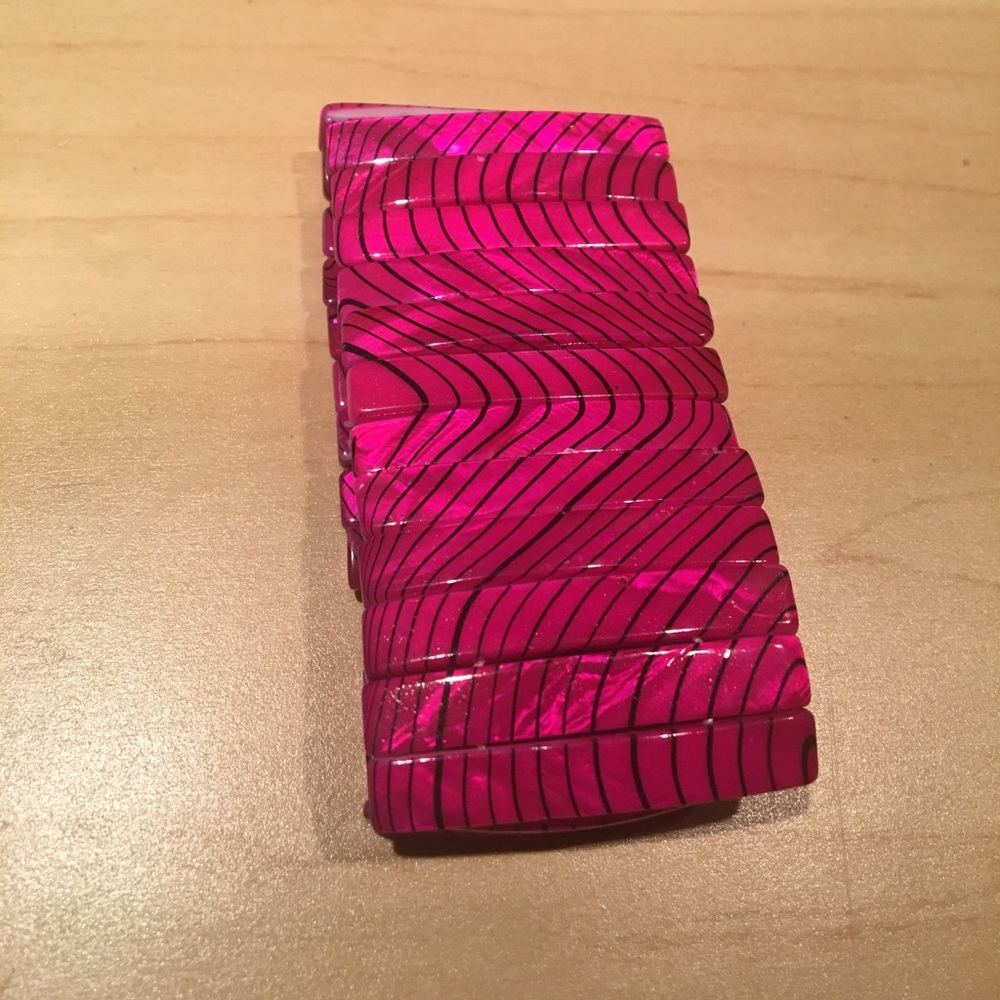 Large Pink Shell Bracelet - Picture 2 of 2